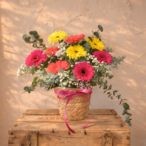 Cesta con gerberas