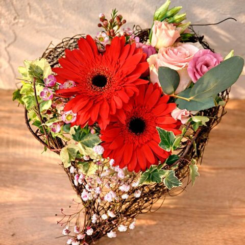 Corazón con gerberas