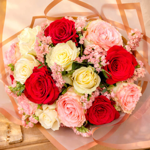 Ramo de rosas tres colores