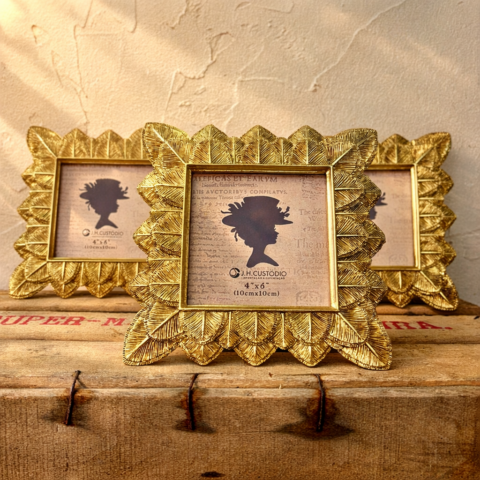 Marco cuadrado de hojas