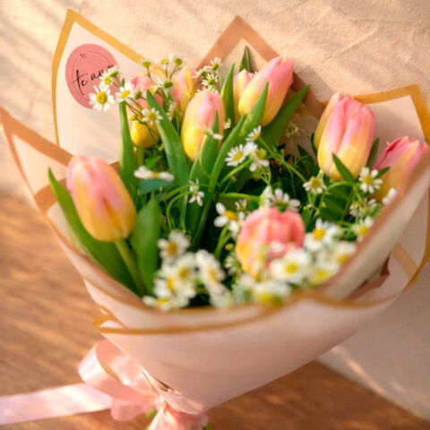 Ramo de tulipanes rosados