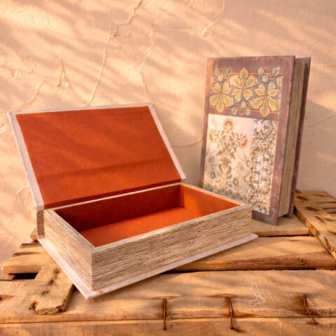 Caja decorativa libro antiguo