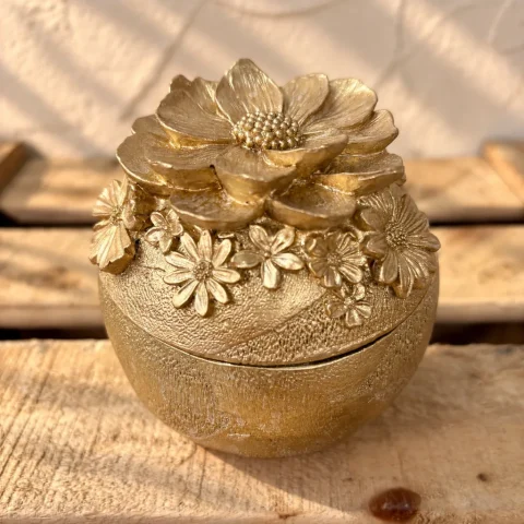 Cajita floral dorada